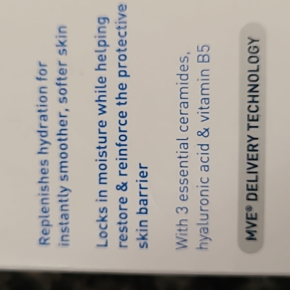 CeraVe Hydrating Hyaluronic Acid Serum 1 oz - Picture 3 of 4